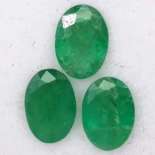 3 pcsSmaragd - 1.80 ct