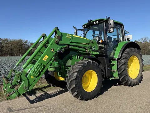 John Deere 6120M + Frontlader