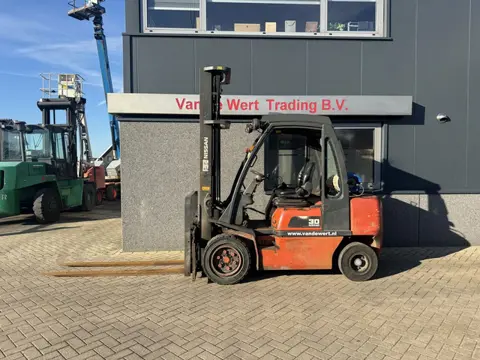 Nissan UGD02A30PQ Triplo 600 Freelift / Sideshift LPG 2002