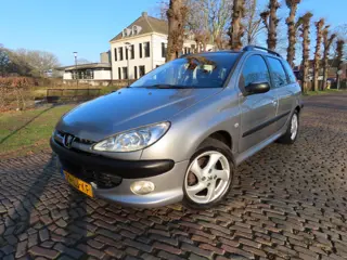 Peugeot 206 SW 1.6-16V XS Ecc Stuurbekrachtiging Lm Velgen Trekhaak | Apk t/m 2-2-2027 |