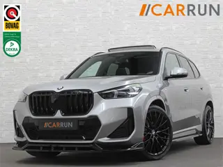 BMW X1 18i M-Sport Performance-Pack | Panorama | Sportstoelen | Carbon | Keyless-Entry | Sfeerverlic