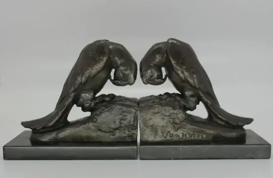 Prachtig gesigneerde boekensteunen papagaai (nagieting) (2)