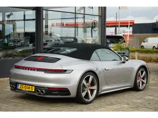 Porsche 911 Cabrio 3.0 Carrera 4 S 450 PK | 21'' Classic velgen | Sportstoelen