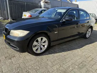 BMW 3 Serie 318i 2005 APK 10-206 AIRCO sedan (bj 2005)