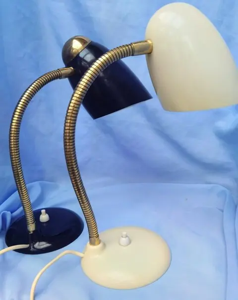 SIS LICHT - Paar zwart-witte tafellampen (2)