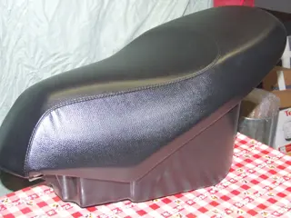 Zadel,Buddy,Seat,met,Helmbak,Peugeot,Vivacity,New