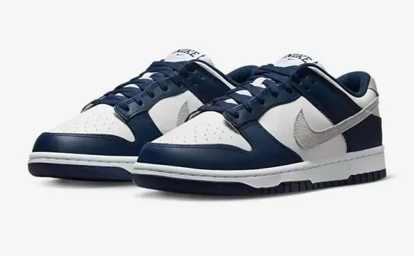 Nike (Limited Edition) - Nike dunk low midnight navy -