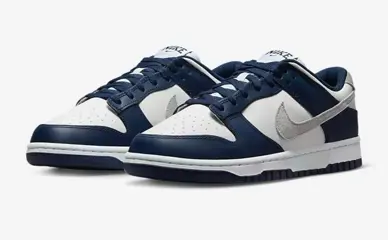 Nike (Limited Edition) - Nike dunk low midnight navy -