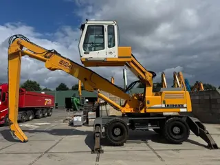 Liebherr A 904 (bj 2004)