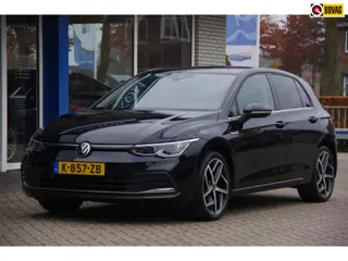 Volkswagen Golf 1.5 TSI IQ.Light Panoramadak Trekhaak Camera Stoelverwarming
