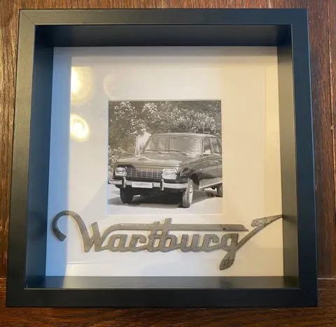 Decoratief object - original sign - Wartburg - Na 2000