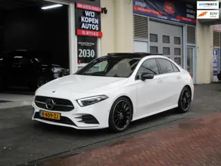 Mercedes-Benz A-klasse 180 d AMG Sfeer Distronic Pano 19''
