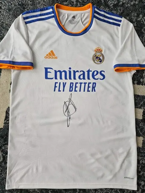 Real Madrid - Camavinga - Jersey(s)