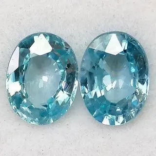 2 pcsBlauwe Zirkoon - 3.27 ct