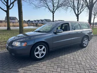 Volvo V70 2.4 D5 Edition II (bj 2006, automaat)