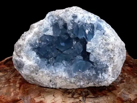 Beautiful natural CELESTITE GEODE / Semi Hand cut /
