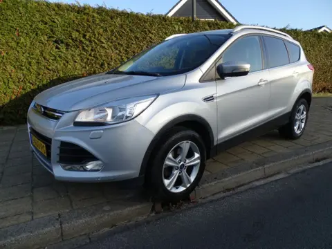 FORD KUGA 1.5 TITANIUM PLUS-Navi-Blth-Came-hlf leer-Cruise