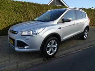 FORD KUGA 1.5 TITANIUM PLUS-Navi-Blth-Came-hlf leer-Cruise