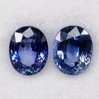 2 pcsblauwe saffier - 1.75 ct