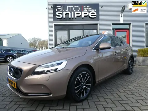 Volvo V40 2.0 T2 Nordic+ INSCRIPTION-PANODAK-DEALERONDERHOUDEN-STOELVERWARMING-VOLLEDER-TREKHAAK