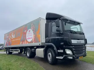 DAF CF 330 FT + Pacton citytrailer met laadklep en gestuurde as