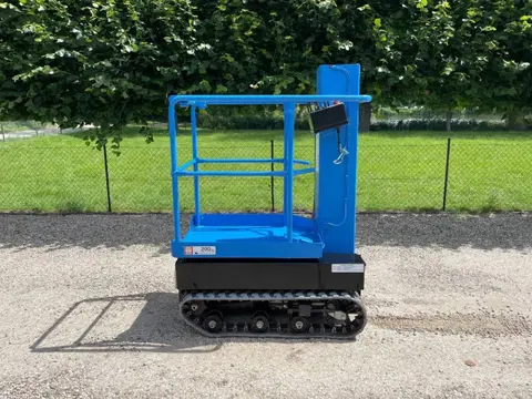 Aichi RMU04 Rups hoogwerker / rupshoogwerker