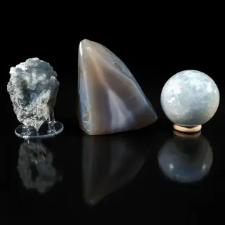 Trio van blauwe mineralen - Bol, blok en geode -
