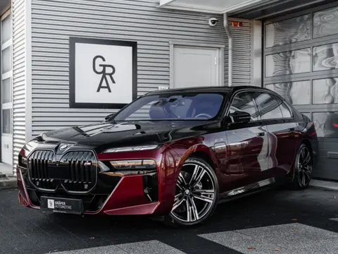 BMW 7 Serie M760e xDrive | Rear Seat Entertainment l FULL PPF | Sky Lounge | Two tone | Bowers & Wil