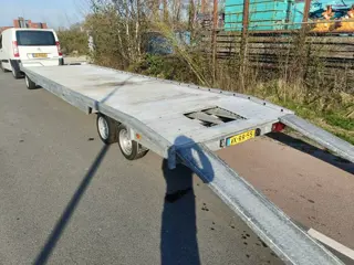 AUTOTRANSPORTER Autoambulance schamelwagen 8 bij 2