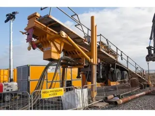 Heavy dril rig 10 ton, including 60 drill rod !! (bj 2000)