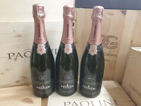2016 Ferrari, Perlé Rosé - Trentino Riserva - 3 Flessen