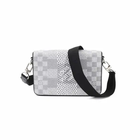 Louis Vuitton - Damier Graphite 3D Studio Messenger -