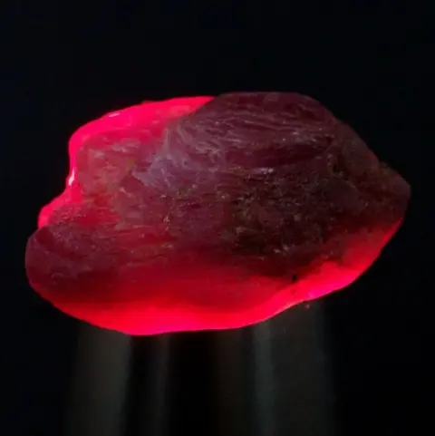 *Nieuwe vondst* Geweldig Ruby Crystal onbehandeld 64,95 ct