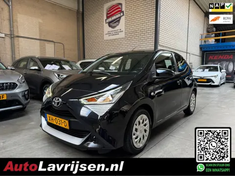 Toyota Aygo X-PLAY AUTOMAAT NL AUTO 1E EIGENAAR NAP ANDROID / CARPLAY CAMERA AIRCO!!