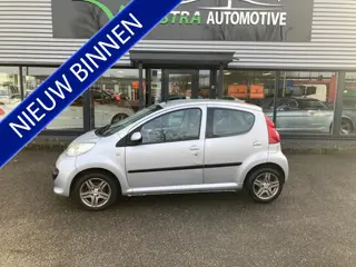 Peugeot 107 Peugeot 107 1.0 12V XS | 5-deurs | Nieuwe koppeling | Rijklaar