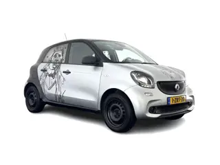 Smart Forfour 1.0 Essential Edition *AIRCO | CRUISE | COMFORTSEATS | RADIO-MP3*