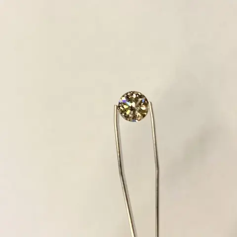 1 pcs Diamant - 0.33 ct - Briljant - light brown - VVS1