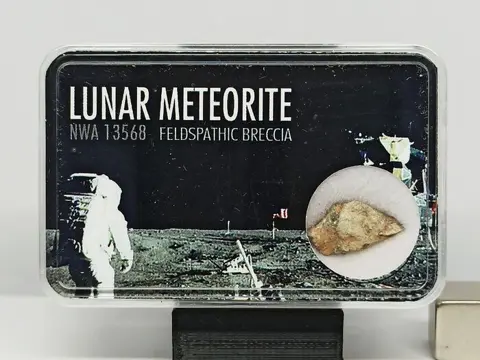 Authentieke MAAN METEORIET. Een fragment van de maan in je