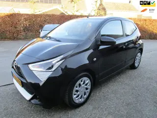 Toyota Aygo 1.0 VVT-i x-play airco camera cv 1eig APK 2-2028