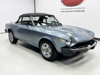 FIAT 124 Spider  - ONLINE AUCTION