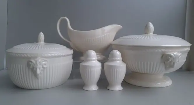 John Goodwin - Wedgwood - Ovenschaal, Peper-en-zoutstel