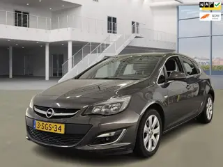 Opel Astra 1.4 Turbo Business +