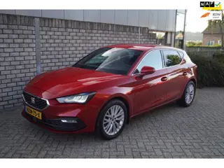 Seat LEON 1.5 eTSI FR Launch Edition Half Leder Sportst Stoel/Stuur Verw Navi Camera Clima Apple Car