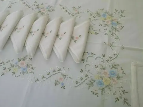 Tafelkleed handgemaakt Museumtafelkleed x12 in puur linnen