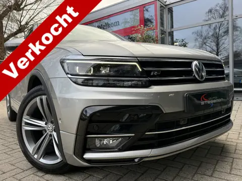 Volkswagen Tiguan 1.5 TSI AUT. *!* 2x R-LINE *!* PANODAK/ RADAR/ 19 INCH/ CAMERA/ TREKHAAK *!*