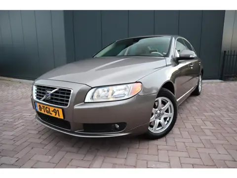 Volvo S80 2.5 T Momentum automaat Nieuwstaat Leder Afneembare trekhaak Pdc. Etc.