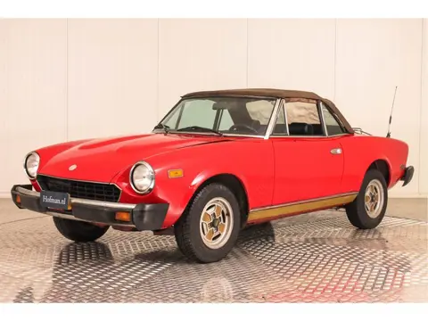Fiat 124 Spider 2000 injectie (bj 1981)