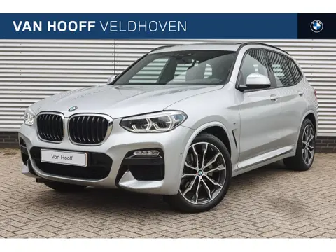 BMW X3 sDrive20i High Executive M Sport Automaat / Panoramadak / Sportstoelen / Achteruitrijcamera /