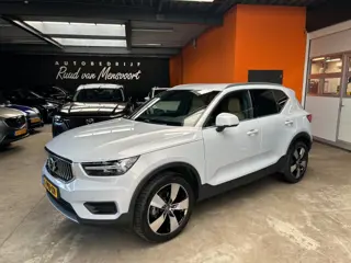VOLVO XC40 1.5 T3 INSCRIPTION / Leder / Trekhaak / Camera / 19inch