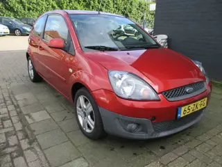 Ford Fiesta 1.4-16V Futura AUTOMAAT! AIRCO! PDC!